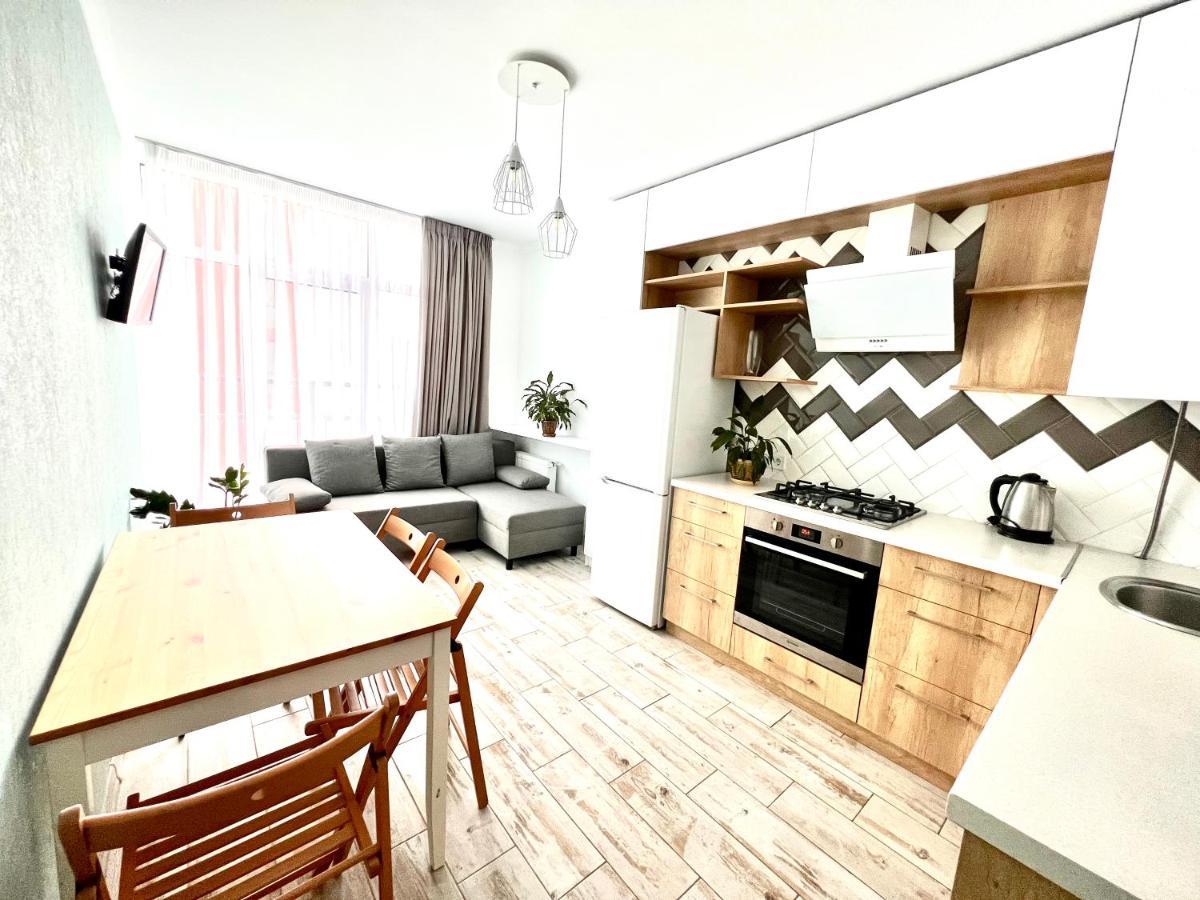 Osapart Cozy Apartment In A Complex Semycvit Lviv Dış mekan fotoğraf